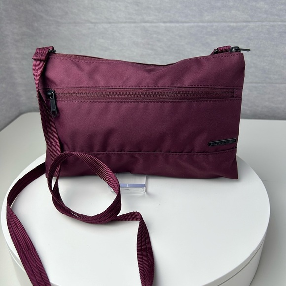 DAKINE Jacky Burgundy Crossbag adjustable strap 10”X 7” - Picture 4 of 15